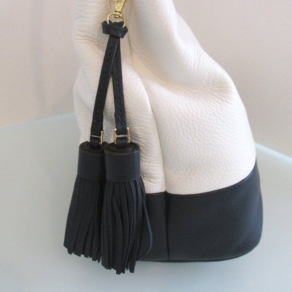 Michael Kors (Kip) New Leather Large Bucket Handbag - Picture 3 of 10